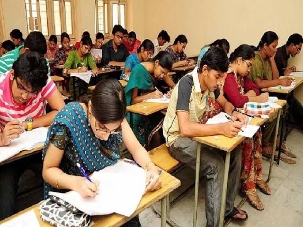 यूपी बोर्ड परीक्षा की बढ़ी चौंकसी