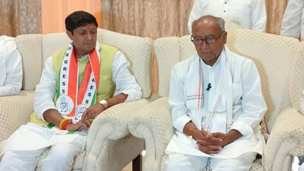  मोदी ने झूठ बोलने का बनाया रिकॉर्ड: दिग्विजय सिंह  