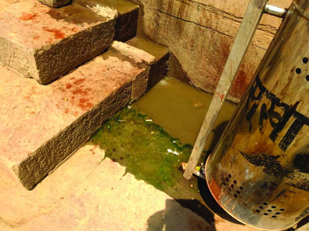 डूब गई करोड़ों की थैली, गंगा मैली की मैली