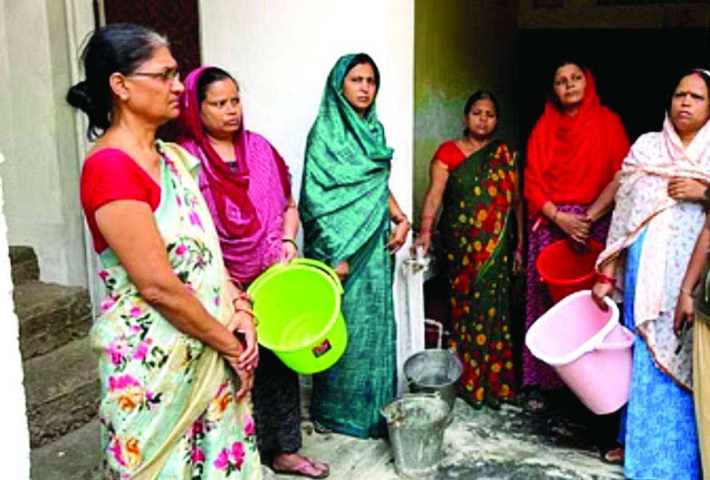 भीषण गर्मी में पेयजल को तरसे लोग