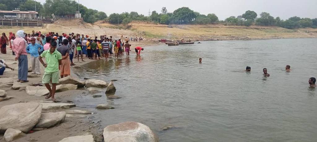  सहेलियों के साथ गंगा स्नान करने गई बालिका डूबी, कड़ी मशक्कत के बाद बरामद हुआ शव
