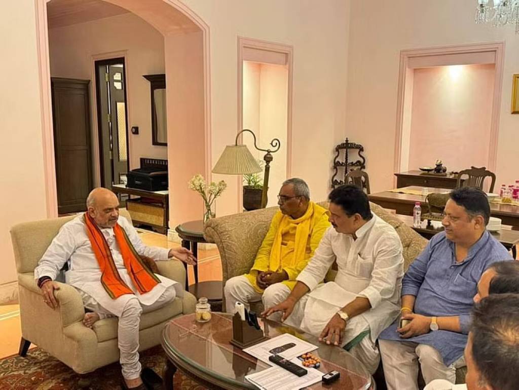 सपा छोड़ने के बाद अमित शाह से मिले पूर्व मंत्री नारद राय, बीजेपी में हो सकते हैं शामिल