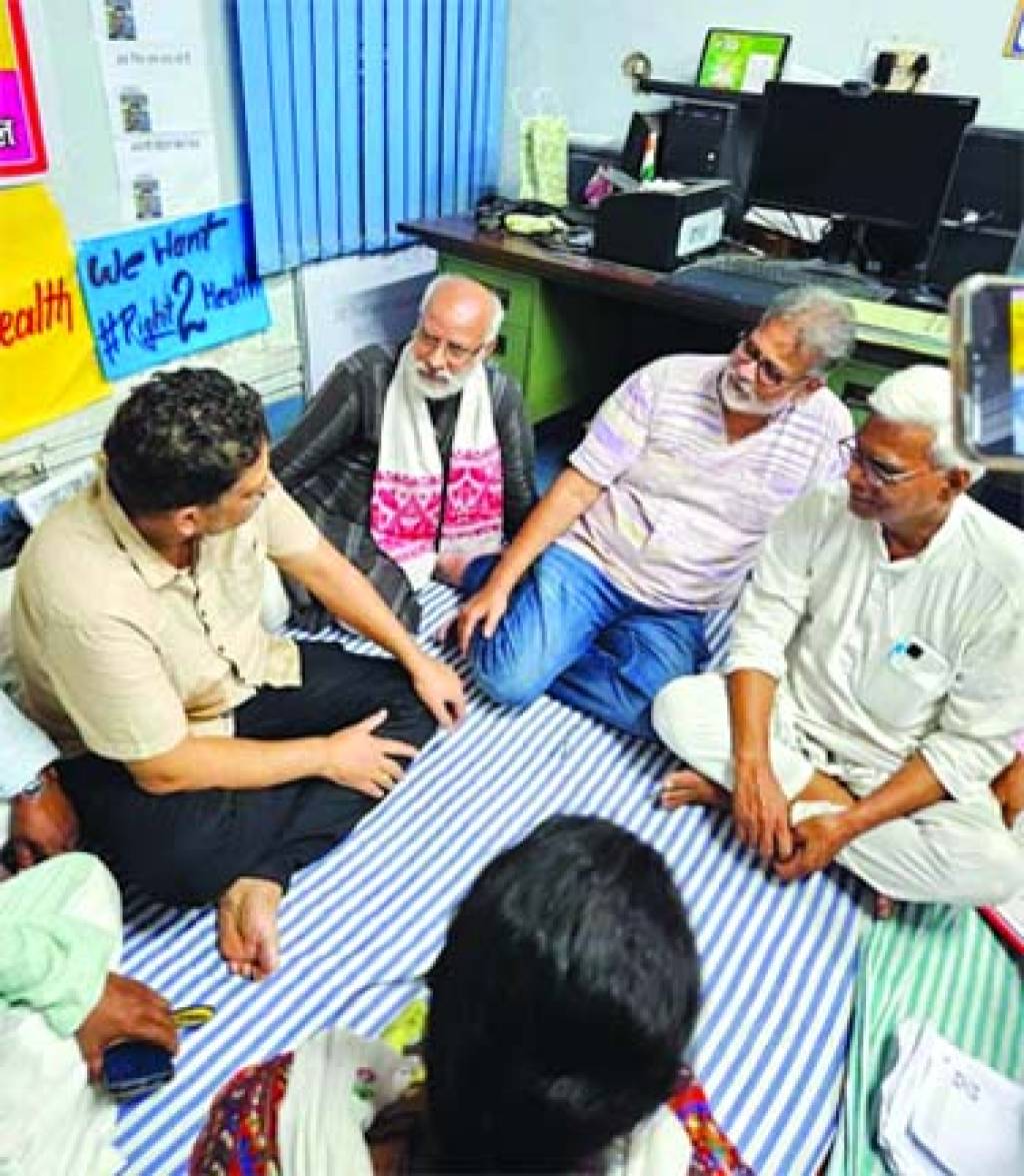 गरीबों का कौन ! मरीजों के हक की लड़ाई में जिम्मेदार मौन !