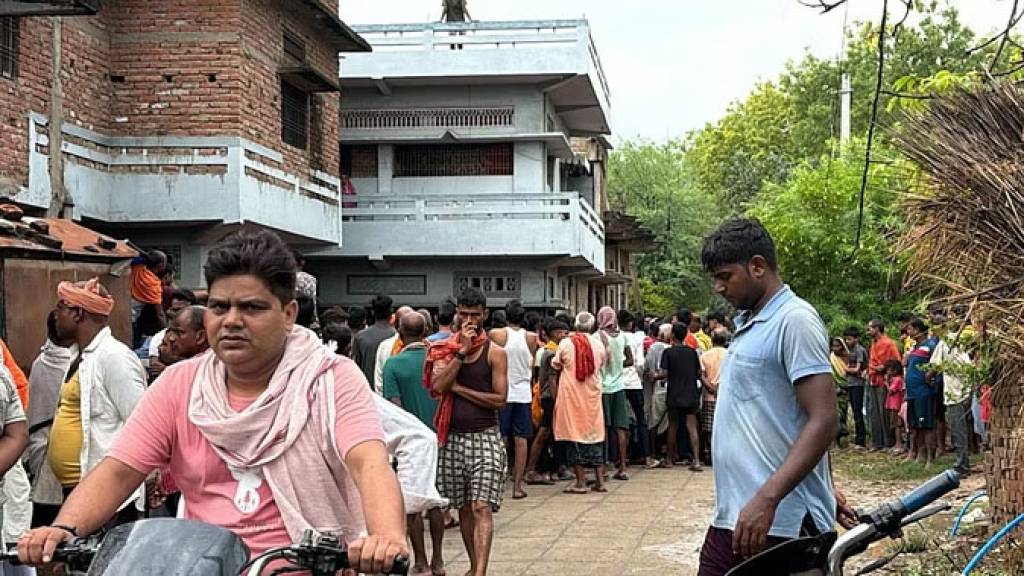 गंगा नदी में पलटी नाव, मल्लाह की मौत; मछली पकड़ने के लिए नाव में हुआ था सवार
