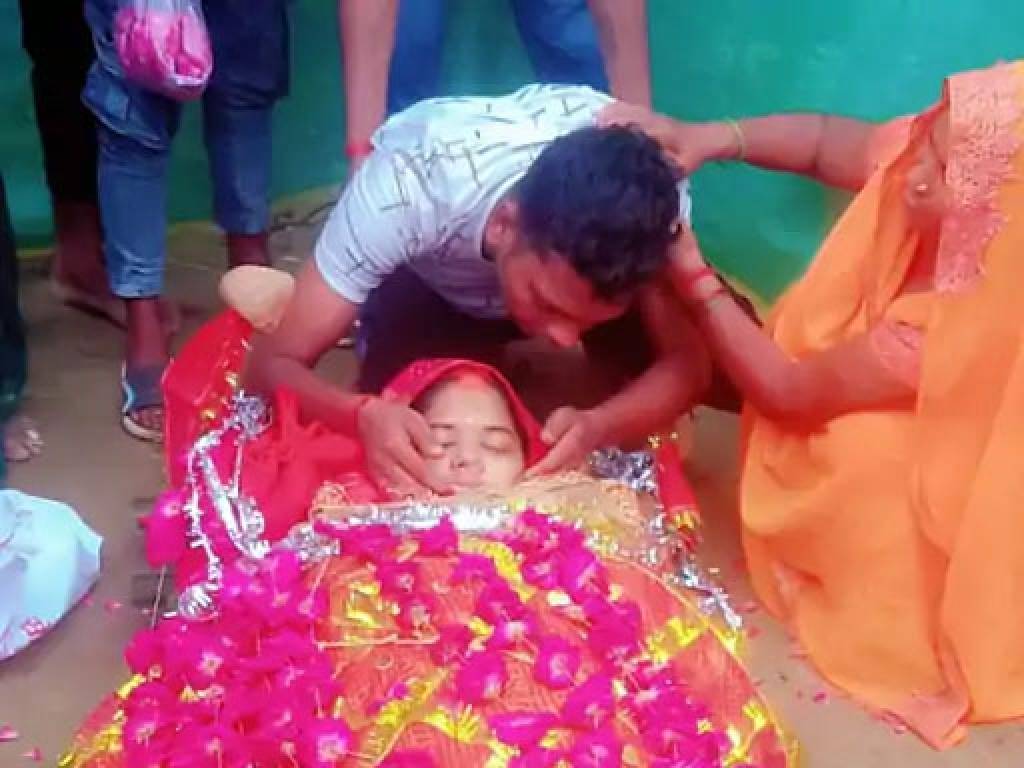 थानाध्यक्ष ने कॉन्स्टेबल को छुट्टी मांगने पर डांटा:नहीं दिया अवकाश, इलाज के अभाव में पत्नी ने तोड़ा दम
