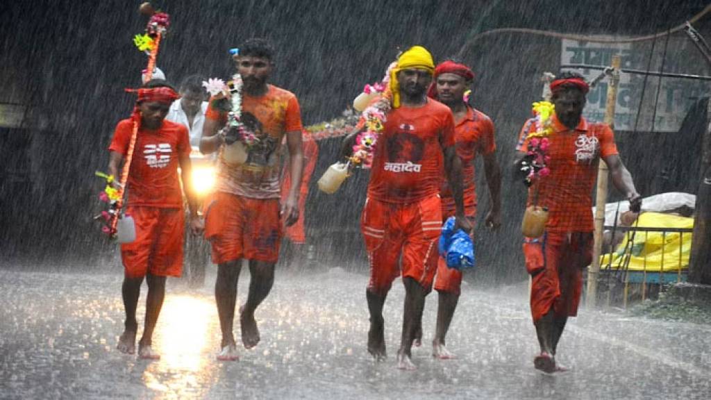 न गर्मी और धूप की चिंता, न ही आंधी, बारिश का डर, काशी-प्रयाग हाईवे पर चढ़ा भोले की भक्ति का नशा