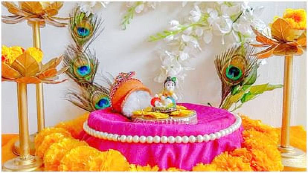 कान्हा के जन्मोत्सव के लिए चमका बाजार, खरीदारों की भीड़ से बढ़ी बाजारों की रौनक