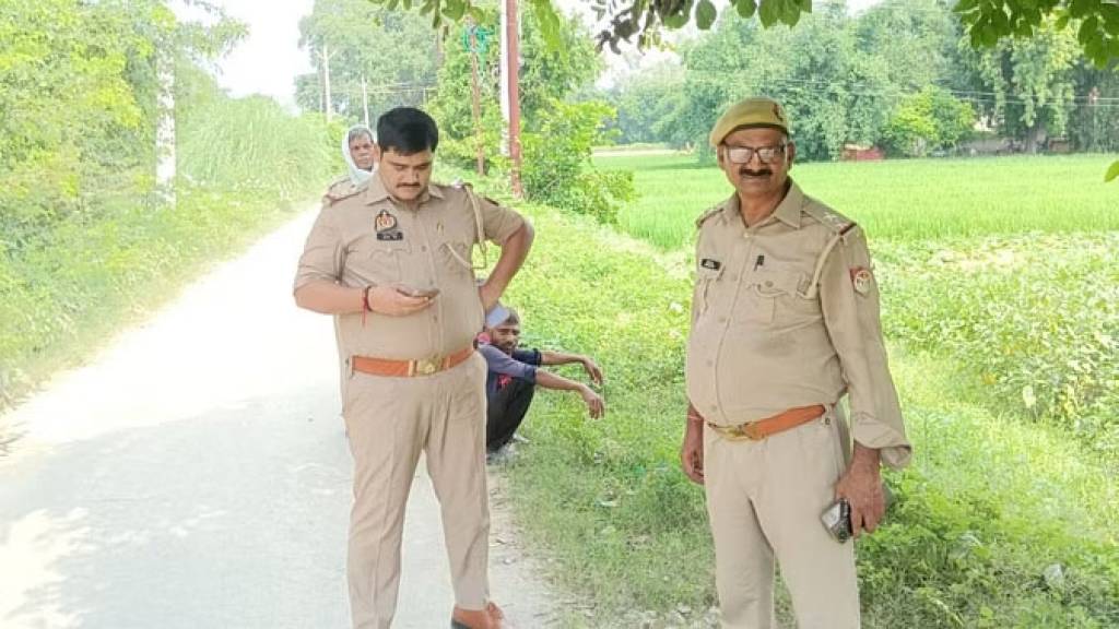 स्कूल के पास मिला मासूम का शव, नोच रहे थे कुत्ते, पुलिस ने जताया अंदेशा