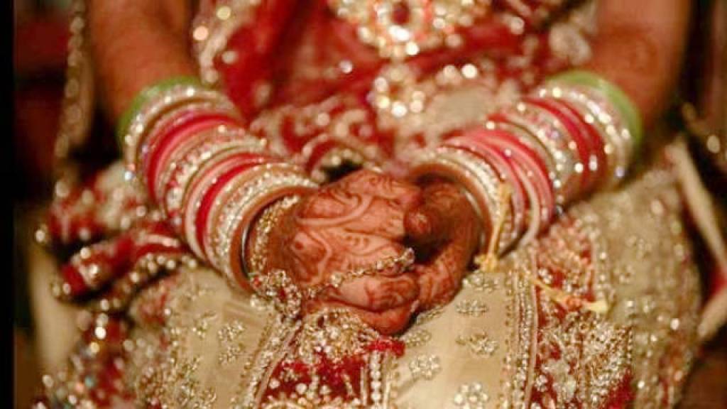 मुफ्ती ने आवाज सुनते ही निकाह पढ़ाने से किया इनकार