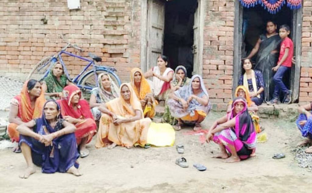 आकाशीय बिजली गिरने से महिला की मौत, बेटा अस्पताल में लड़ रहा जिंदगी की जंग