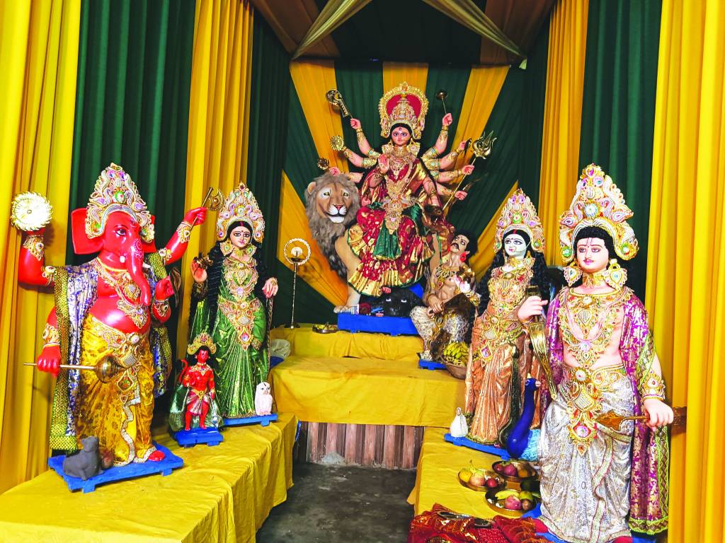 मां की जयकारों से गूंजा शिव की काशी का चप्पा-चप्पा