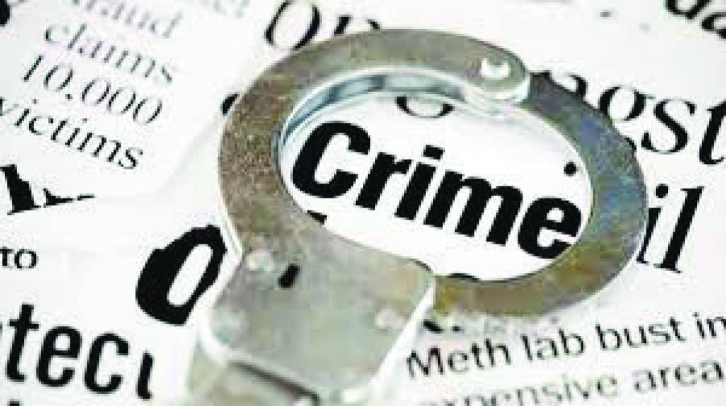 युवक के हाथ की हथेली पर मारी गोली