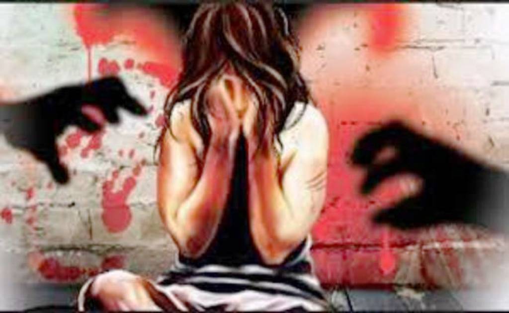 नाबालिग से दुष्कर्म, गला कसकर हत्या का किया प्रयास