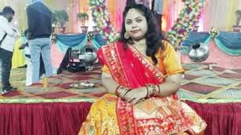 चाकू से पत्नी की बेरहमी से हत्या, आरोपी पति फरार