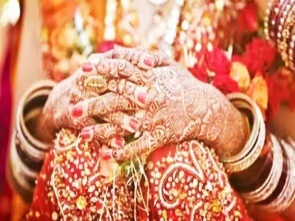 सज-धजकर दुल्हन कर रही थी पिया का इंतजार; बताया ऐसा सच... सुनकर मचा हड़कंप