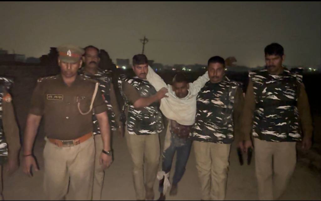 पुलिस मुठभेड़ में एक बदमाश घायल, एक फरार