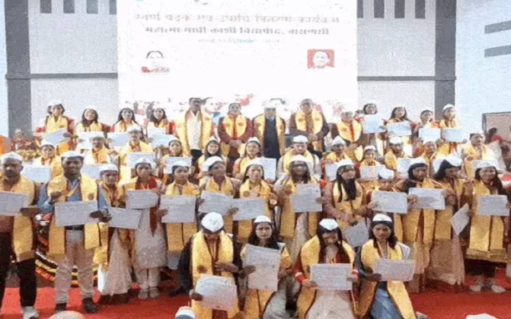 काशी विद्यापीठ के दीक्षांत समारोह में 46 मेधावियों को मिला पदक