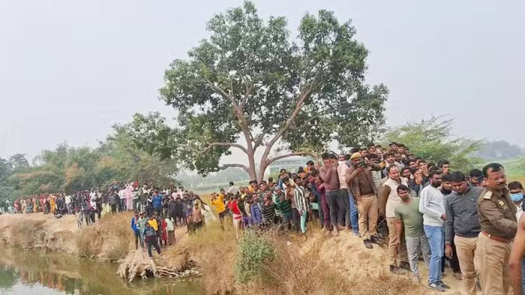 मछली के लिए डाला जाल फंसा महिला का शव