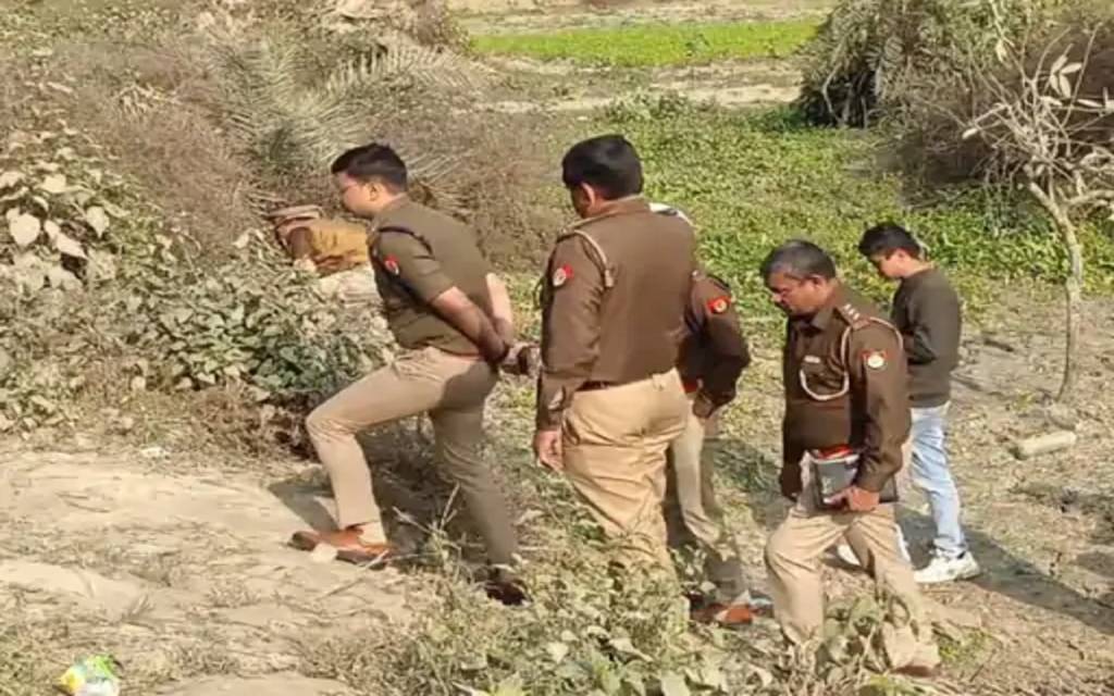 मुरादाबाद में महिला की गला काटकर हत्या, शव मिलने से मचा हड़कंप