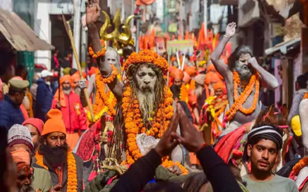 प्रयागराज के बाद काशी के गंगा तट पर सजेगा मिनी कुंभ, उमड़ेगा भगवा-भभूत का रेला