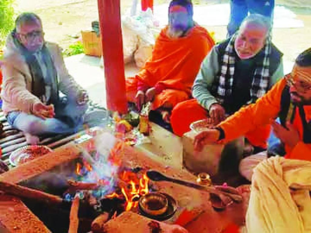महाकुंभ में उठी गूंज, काशी हो मांस-मदिरा मुक्त