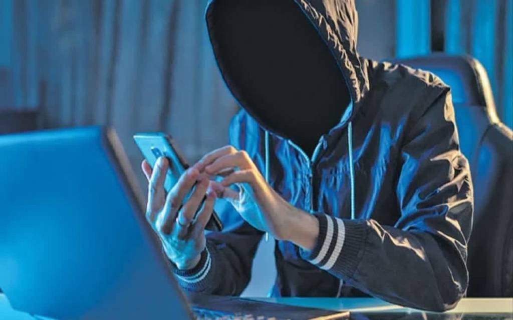 APK फाइल लिंक भेजकर ठग ने फोन हैक कर डॉक्टर से ठगे 3.56 लाख रुपए, मुकदमा दर्ज़