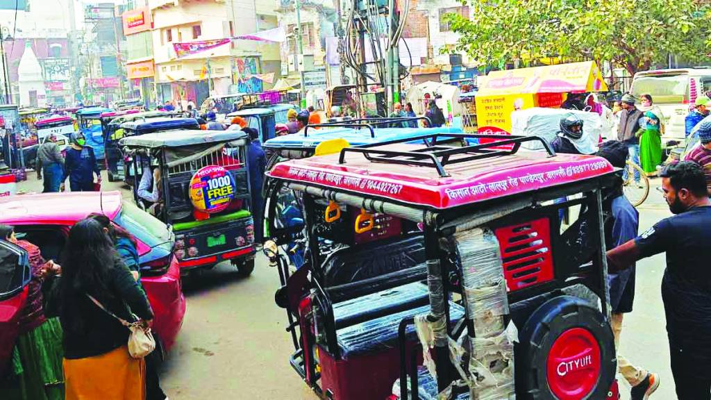 रेट तय फिर भी जारी हैं आटो, ई-रिक्शा चालकों का आतंक