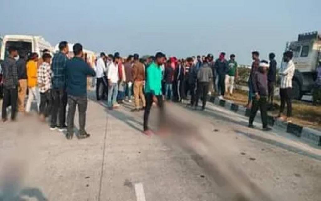 Ghazipur Accident: महाकुंभ से लौट रहे श्रद्धालुओं पर चढ़ा ट्रक, नौ की मौत, सड़क पर बिखरी थीं लाशें; किसी की आंतें और किडनियां बाहर... सिर धड़ से अलग