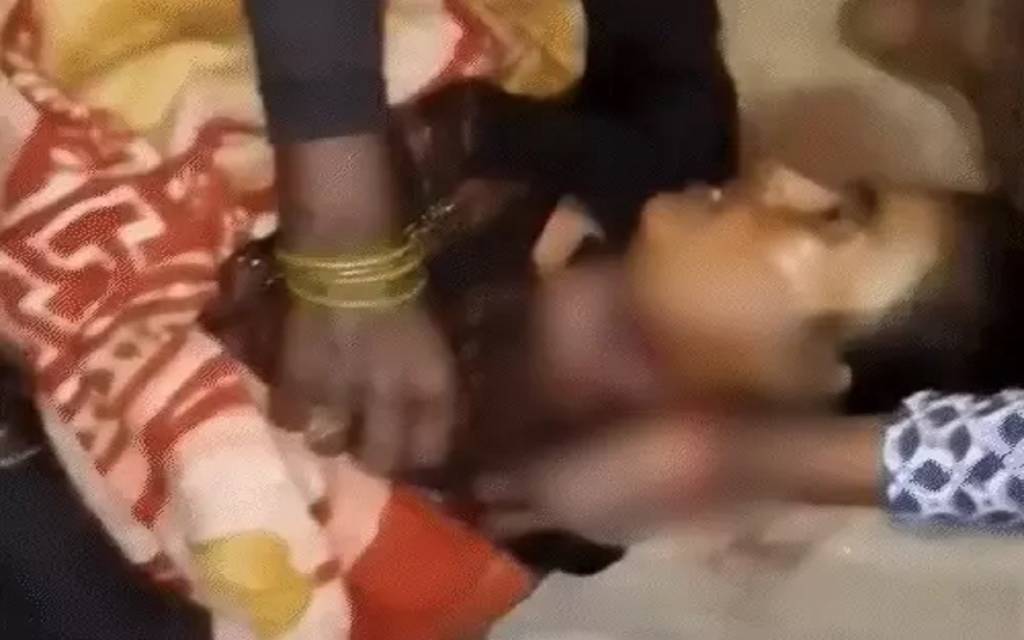 पत्नी को मायके से बुलाकर पति ने दरांती से रेता गला, 15 मिनट तक तड़पती रही