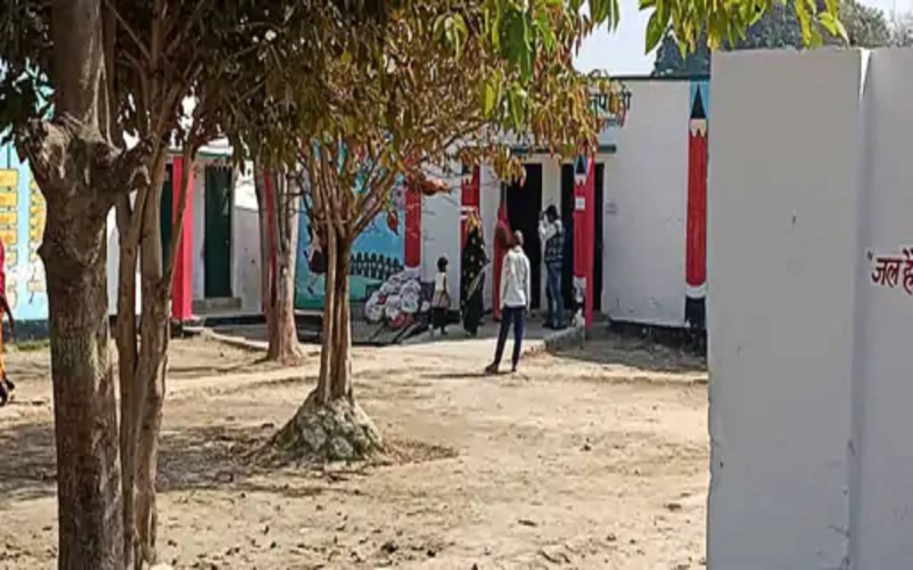 त्रिस्तरीय पंचायत चुनाव के लिए मतदान जारी, दोपहर एक बजे तक 12 फीसद डाले गए वोट