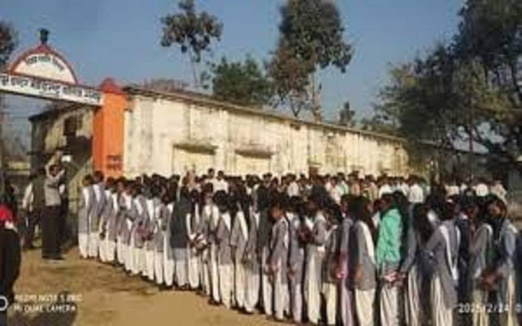 यूपी बोर्ड हाई स्कूल एवं इंटरमीडिएट एग्जाम आज से शुरू, वाराणसी में 92,563 परीक्षार्थी, सीसीटीवी कैमरों से हो रही निगरानी