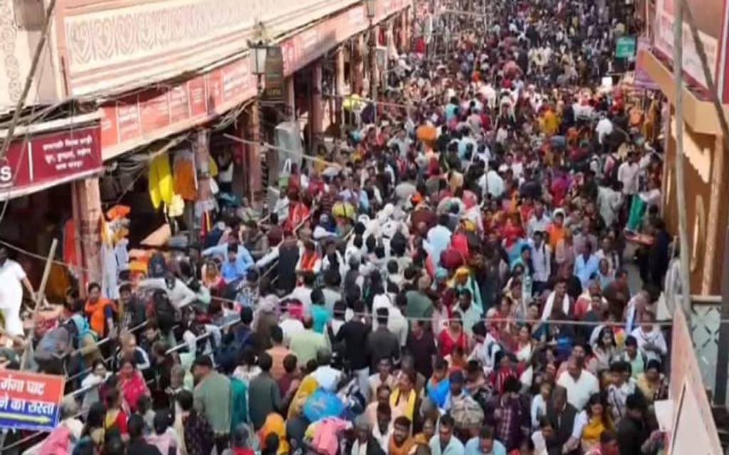 महाशिवरात्रि पर काशी में उमड़ा श्रद्धालुओं का हुजूम, 25 लाख आएंगे भक्त, VIP और स्पर्श दर्शन रोक