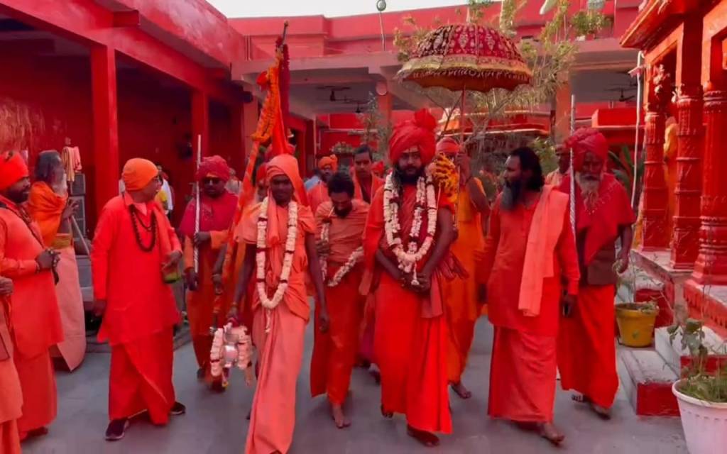 वाराणसी में पंचक्रोशी यात्रा पर निकलें नागा साधु, 5 दिन में तय करेंगे 75 किमी की दूरी, बाबा विश्वनाथ किया आशीर्वाद