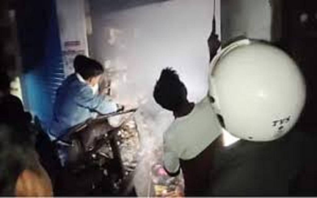 शॉर्ट सर्किट से जनरल स्टोर की दुकान में लगी आग, सामान जलकर खाक
