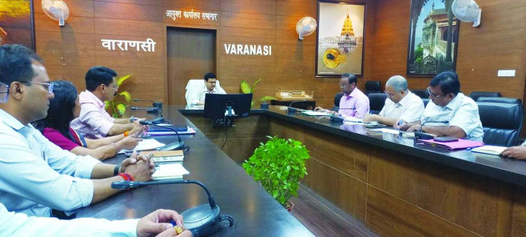 लोकार्पित होने वाली परियोजनाओं में देरी पर सख्त मंडलायुक्त