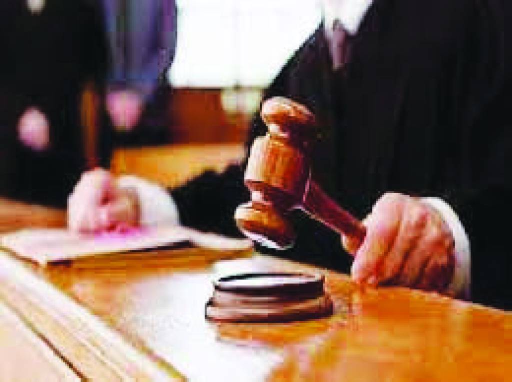 पायजामे के नाड़े को तोड़ना रेप की कोशिश नहीं...हाईकोर्ट