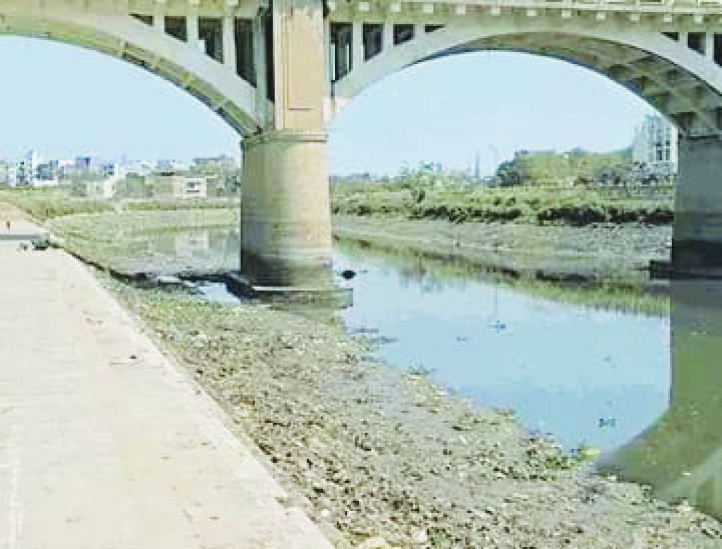 हकीकत को आईना दिखाती वाराणसी की सेकेंड लाइफ लाइन