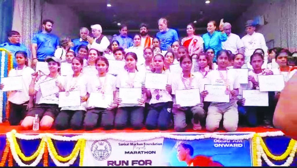 मैराथन दौड़ लगाई, स्वच्छ गंगा की दुहाई
