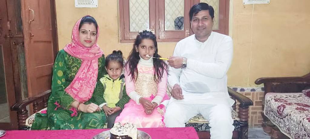 भाजपा नेता ने पत्नी और तीन बच्चों को मारी गोली