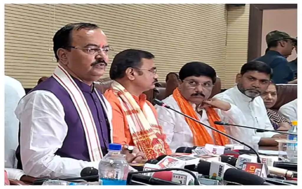 वाराणसी पहुंचे केशव प्रसाद मौर्या, गिनाई 8 साल भाजपा की उपलब्धियां
