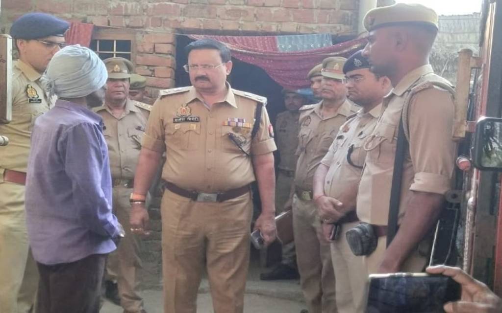 शाहजहांपुर में पिता ने 4 बच्चों की बेरहमी से गला रेतकर की हत्या, फिर खुद फांसी पर लटका