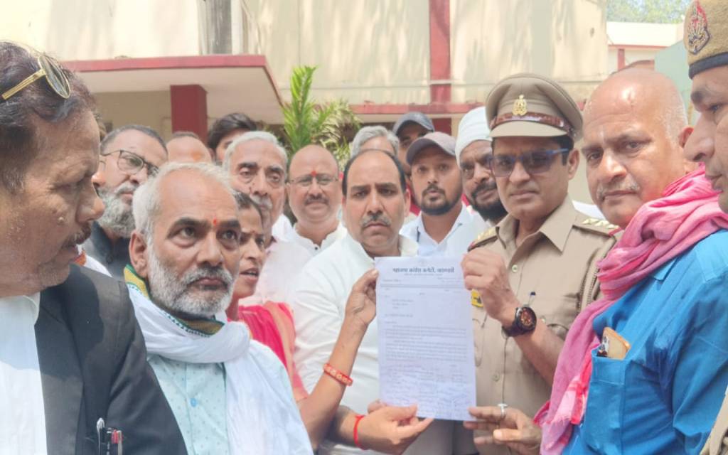प्राइवेट स्कूलों की मनमानी के खिलाफ कांग्रेस का हल्लाबोल