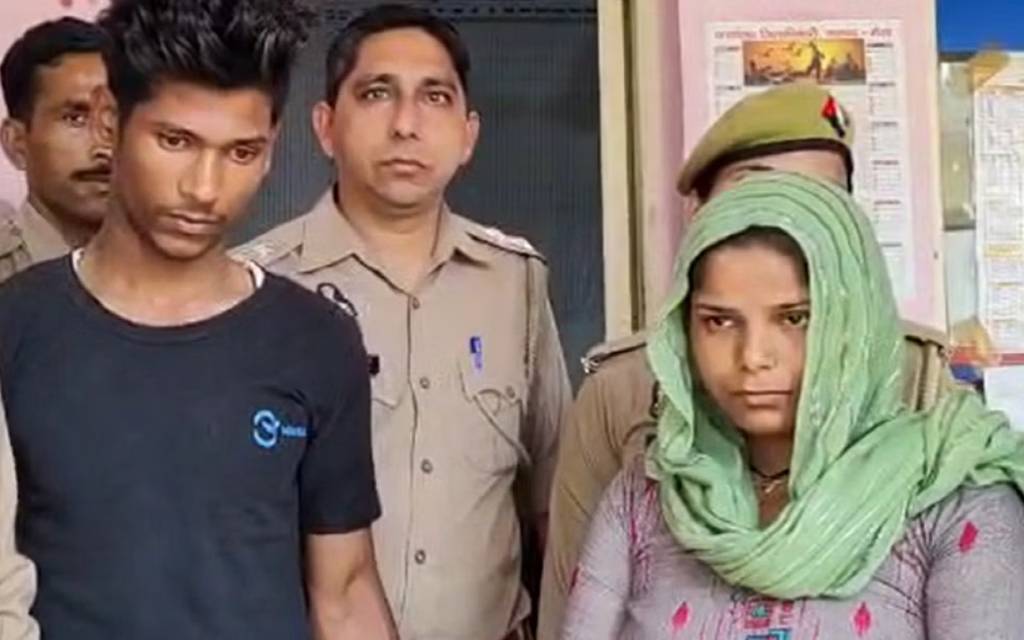 मेरठ में पत्नी ने पति का गला दबाकर की हत्या, फिर सांप से डसवाया, शरीर नीला नहीं पड़ने से शक, पोस्टमॉर्टम में हुआ खुलासा