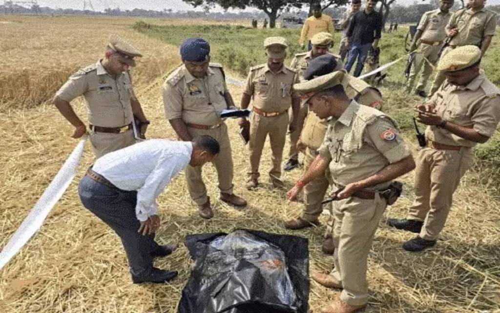 देवरिया में सौरभ जैसा हत्याकांड: दुबई से लौटे पति की पत्नी ने प्रेमी के साथ मिलकर की हत्या, शव दो टुकड़ों में काटा...सूटकेस में भरकर फेंका