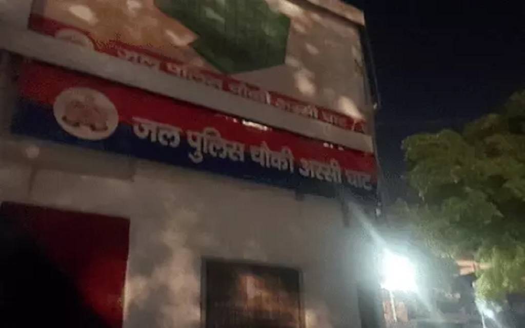 अस्सी घाट पर खिलौना बेचने वाली महिलाओं बीच मारपीट, मची अफरा-तफरी, पुलिस कर रही जांच