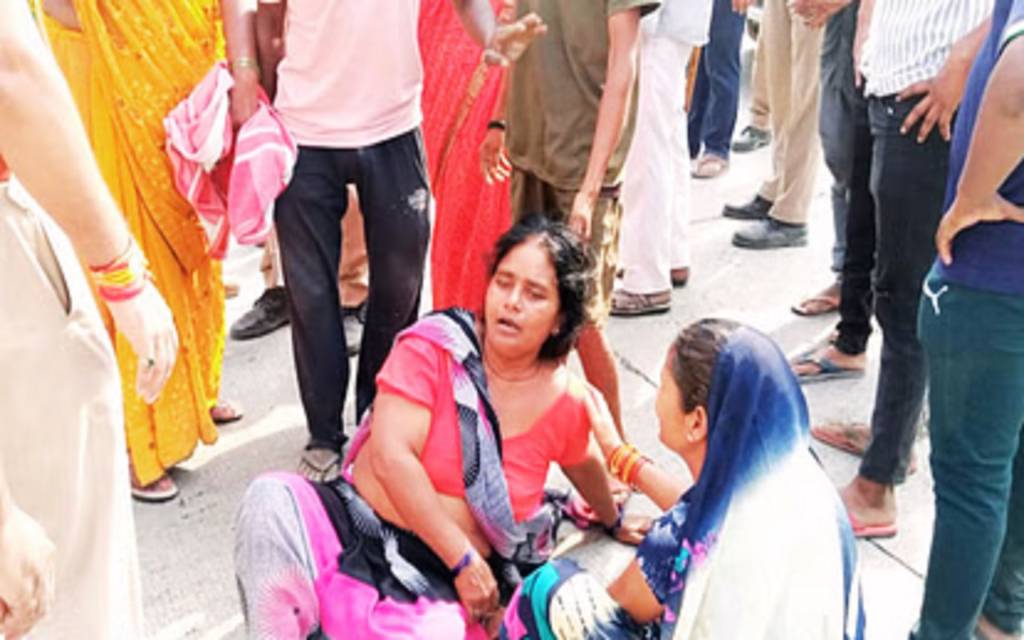 जौनपुर में ट्रिपल मर्डर:पिता और दो बेटों की हथौड़े से कूचकर हत्या, CCTV DVR अपने साथ ले गए बदमाश