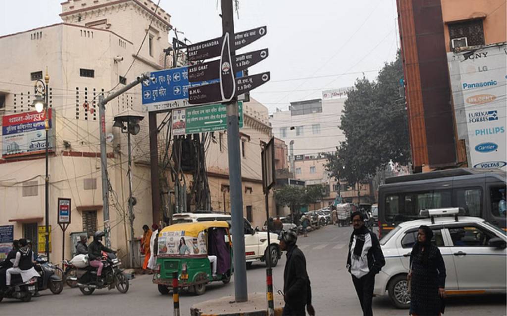 काशी घूमने विदेशी पर्यटक का पासपोर्ट और संगीत वाद्य यंत्र चोरी, पुलिस कर रही आरोपी की तलाश