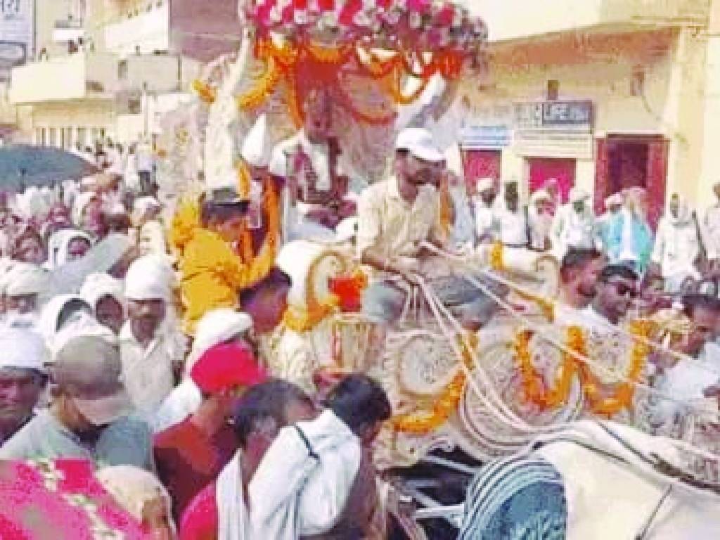 काशी में कबीर के जन्मोत्सव पर निकली शोभायात्रा