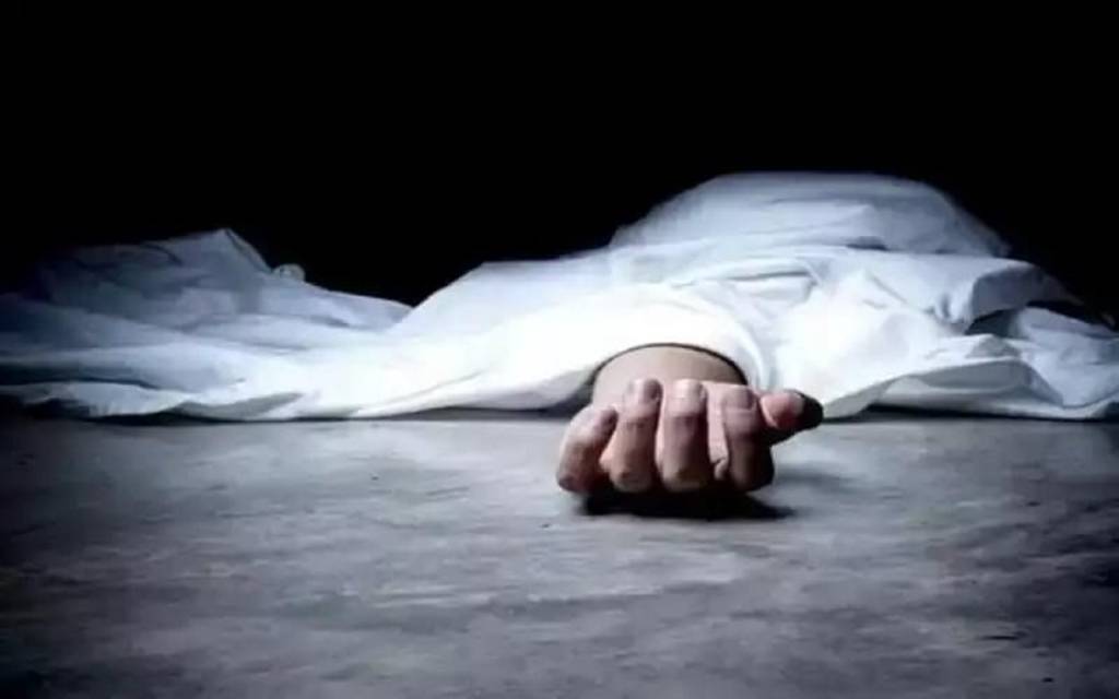 वाराणसी के गंगा घाट पर दक्षिण भारतीय दंपति के शव मिलने से सनसनी