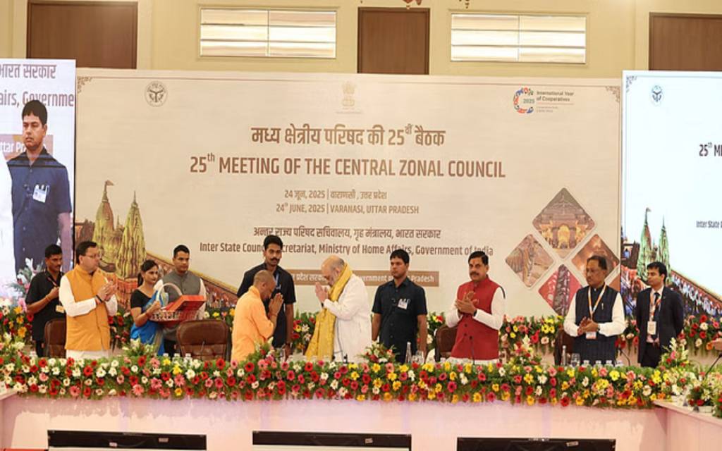 काशी में शाह की 4 मुख्यमंत्रियों के साथ बैठक, राज्यों के सीमा विवाद और पर्यावरण जैसे मुद्दों पर चर्चा